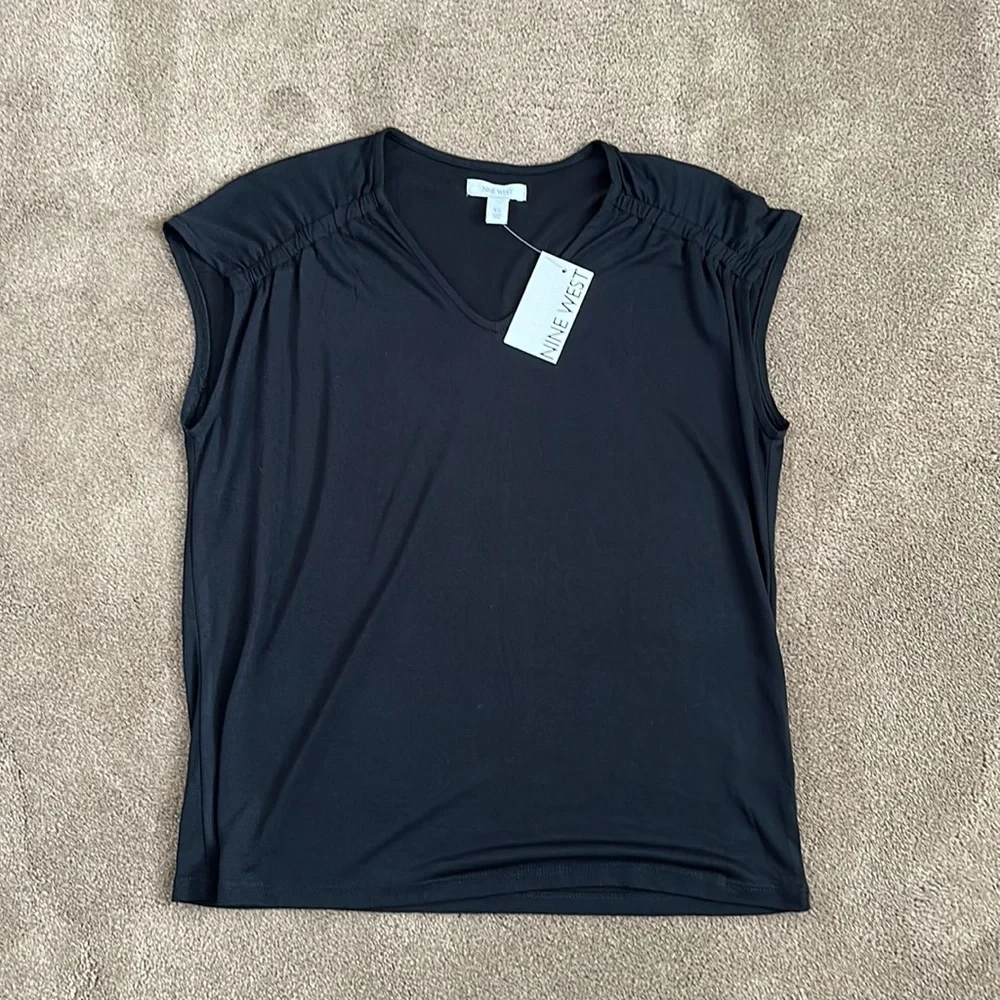 Nine West Short Sleeved V-Neck Ruched Detail Top - Picture 4 of 8